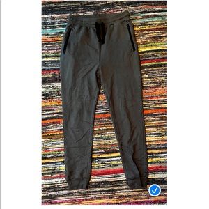 Gray high rise joggers size:M